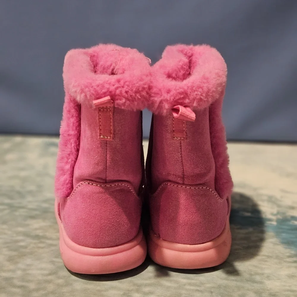OshKosh Girls Pink Faux Fur Winter Boots Toddler Size 7